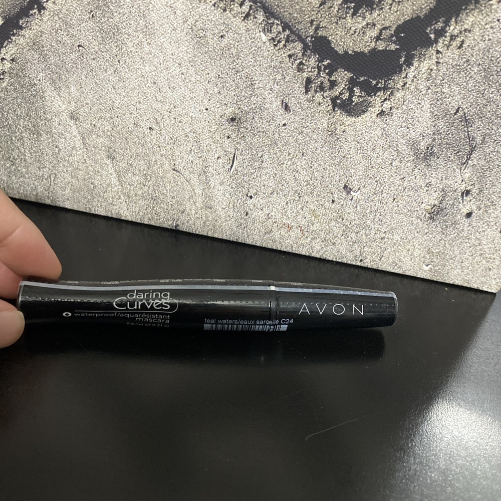 Avon Daring Curves Teal‎ Waters C24 Waterproof Mascara NEW ~ Full Size